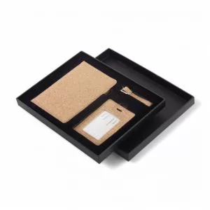 Kit Viagem Personalizado | Dimensões (L x A x P): 17.7 x 2.2 x 21.8 | Peso = 295 g