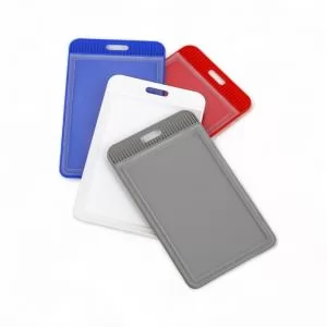 Porta Crachá Personalizado | Dimensões (L x A x P): 6.5 x 10.8 x 4.0 | Peso = 15 g